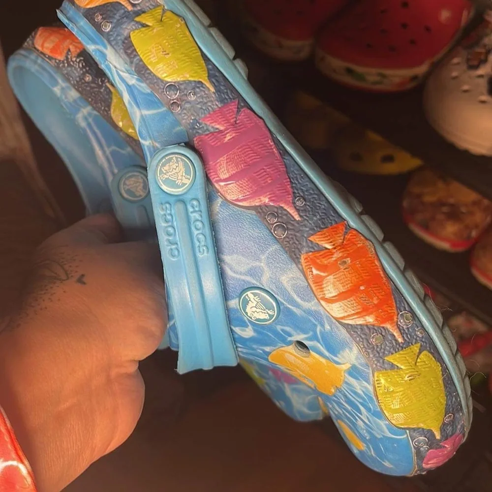 Fish Crocs - Picture 3 of 6